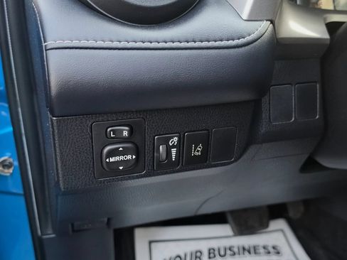 Used 2018 Toyota RAV4 XLE w/ All Weather Liner Package FWD image 21