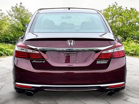 Used 2017 Honda Accord Sport Special Edition image 4