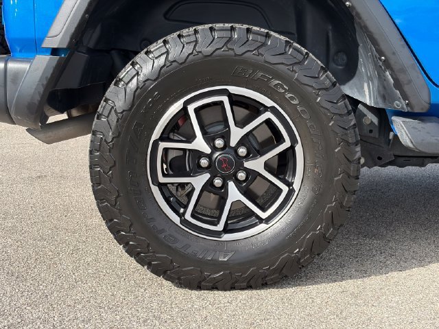 Used 2024 Jeep Wrangler Unlimited Rubicon w/ Technology Group AWD/4WD image 12