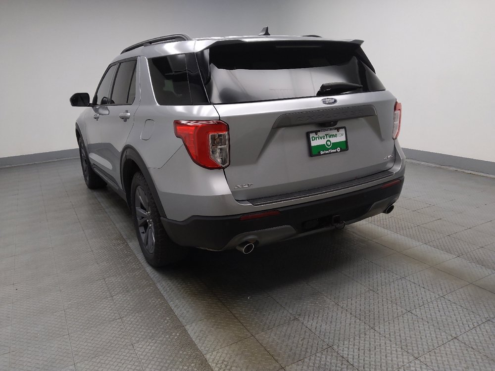 Used 2023 Ford Explorer XLT w/ Equipment Group 202A AWD/4WD image 5
