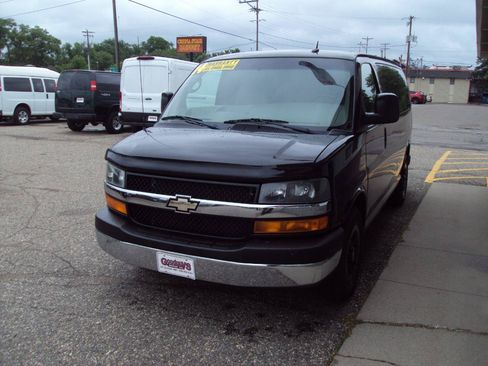 Used 2014 Chevrolet Express 1500 AWD image 4