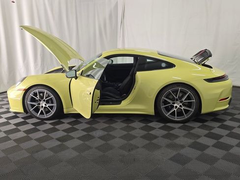 Certified 2025 Porsche 911 Carrera T RWD image 13