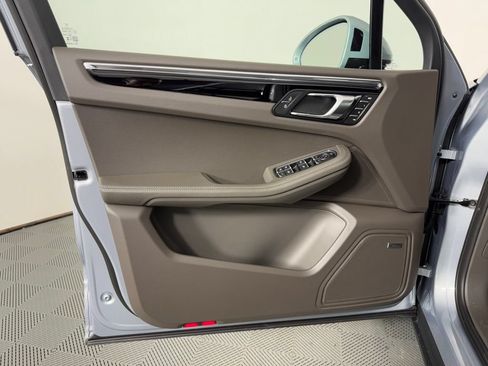 Certified 2026 Porsche Macan AWD/4WD image 20
