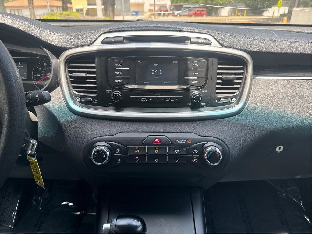 Used 2018 Kia Sorento L FWD image 13