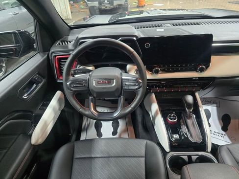 Used 2025 GMC Canyon AT4 w/ AT4X Package AWD/4WD image 12