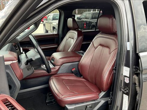 Used 2024 Ford Expedition Limited image 27