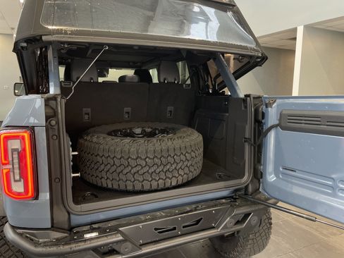 Used 2023 Ford Bronco Wildtrak image 38