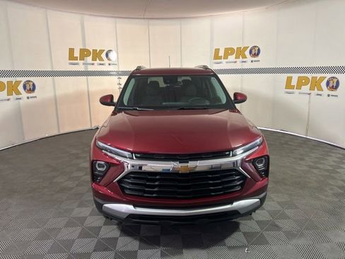 Used 2025 Chevrolet TrailBlazer LT w/ Convenience Package AWD/4WD image 10