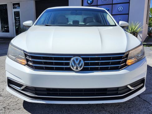 Used 2018 Volkswagen Passat 2.0T SE image 16