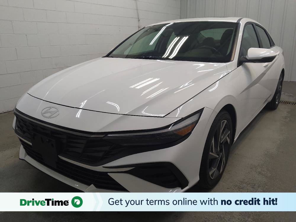 Used 2025 Hyundai Elantra Limited FWD image 1