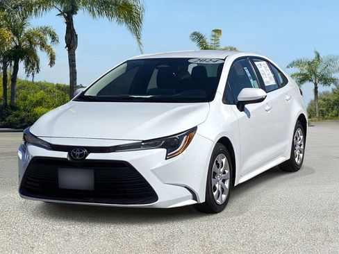 Used 2024 Toyota Corolla LE FWD image 2