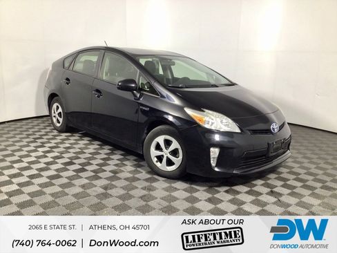 Used 2015 Toyota Prius Four image 1