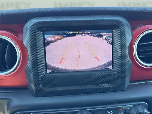 Used 2018 Jeep Wrangler Rubicon w/ LED Lighting Group image 17