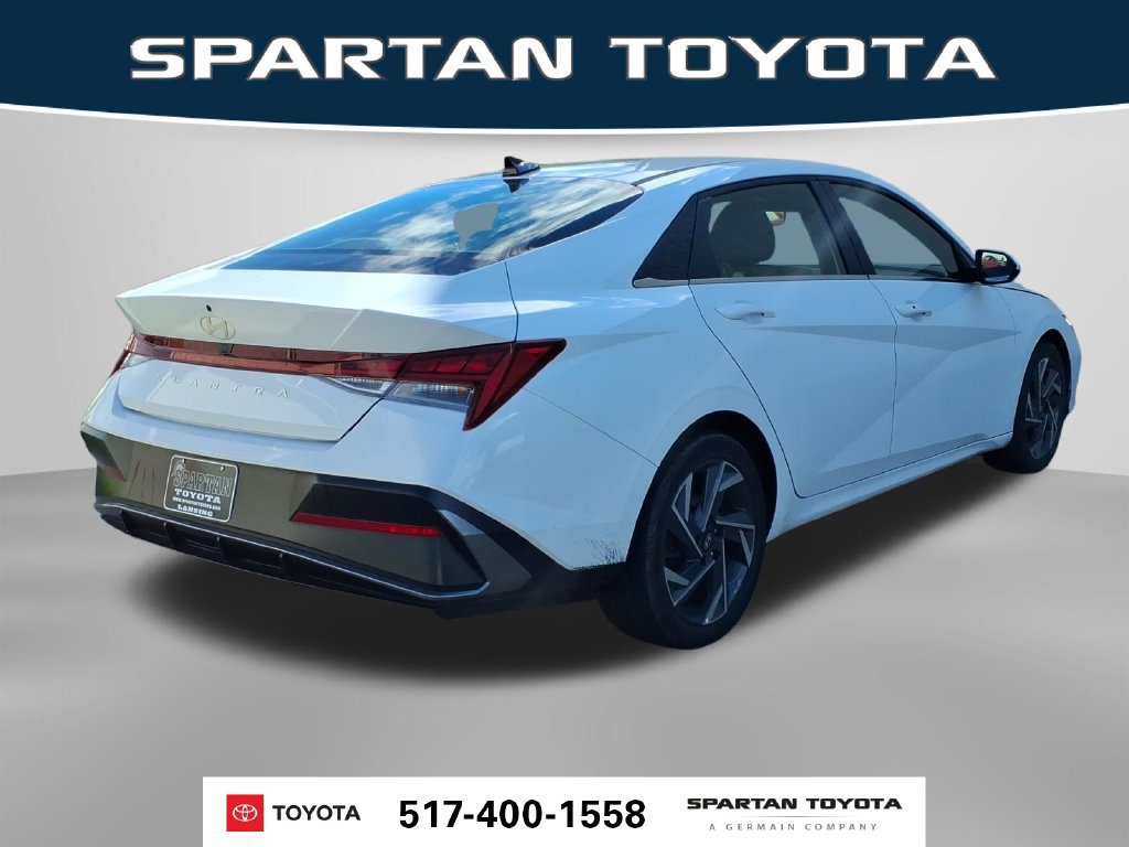 Used 2025 Hyundai Elantra SEL FWD image 7