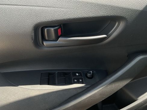 Used 2025 Toyota Corolla LE FWD image 9