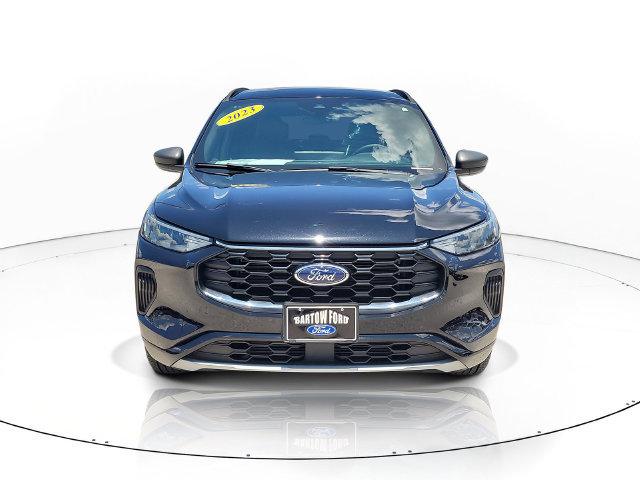 Used 2023 Ford Escape ST-Line w/ Tech Pack #1 AWD/4WD image 2