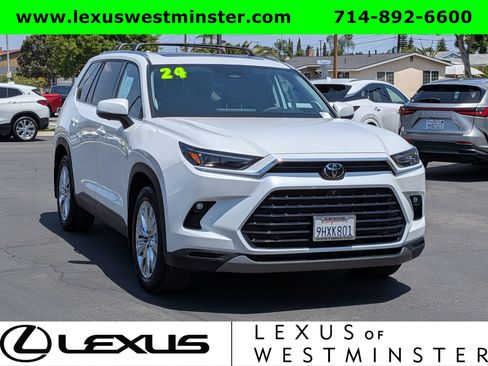 Used 2024 Toyota Grand Highlander AWD image 3