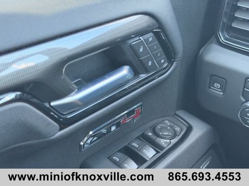 Used 2025 GMC Sierra 1500 AT4 w/ AT4 Premium Package AWD/4WD image 23