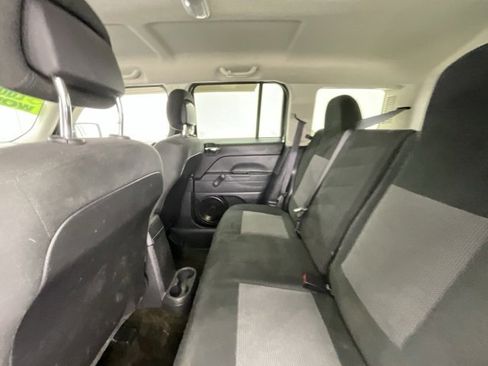 Used 2016 Jeep Patriot Sport image 6