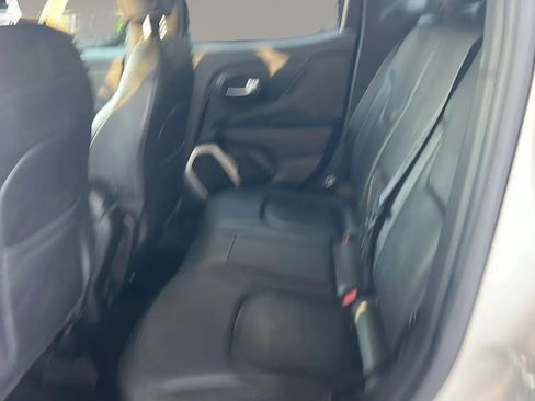 Used 2015 Jeep Renegade Limited image 35