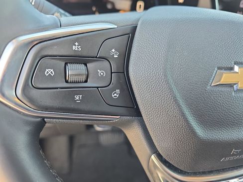 Used 2025 Chevrolet Trax LT w/ LT Convenience Package FWD image 17