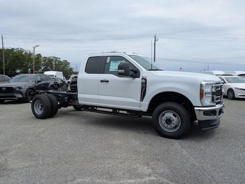 New 2026 Ford F350 XL w/ XL Chrome Package AWD/4WD image 2