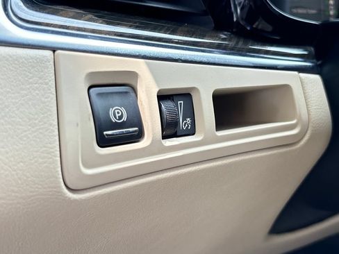 Used 2017 Cadillac XT5 FWD image 11