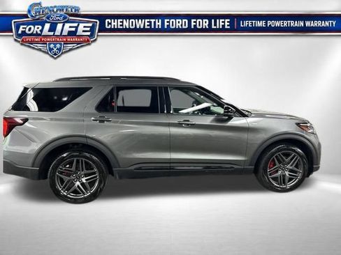 Used 2025 Ford Explorer ST-Line w/ ST-Line Street Pack AWD/4WD image 6