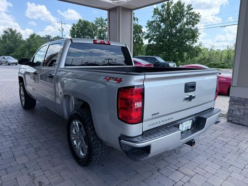 Used 2018 Chevrolet Silverado 1500 Custom w/ Custom Value Package AWD/4WD image 18