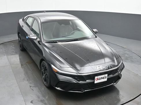 New 2026 Hyundai Elantra SEL Sport Premium FWD image 38