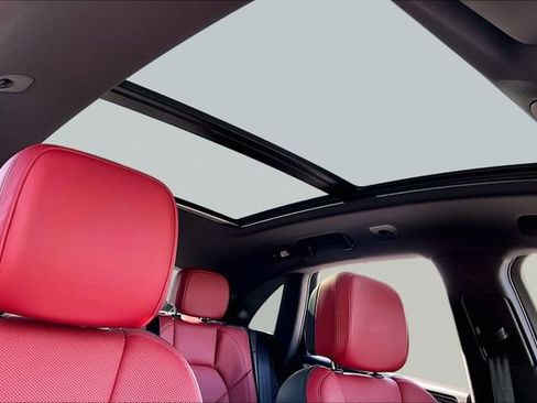 Used 2025 Porsche Macan image 25