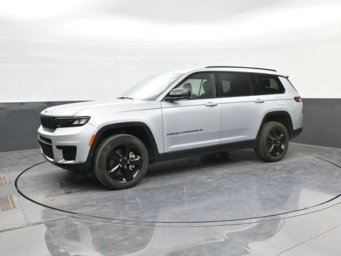 Used 2023 Jeep Grand Cherokee L Laredo AWD/4WD image 4