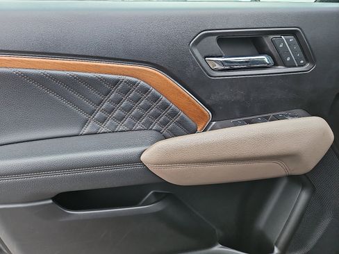 Certified 2023 GMC Canyon Denali image 12