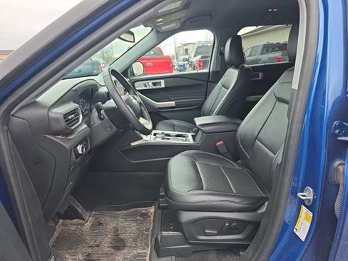 Used 2023 Ford Explorer Limited w/ Equipment Group 301A image 7