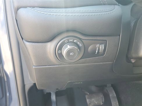 Used 2021 Dodge Durango GT image 17