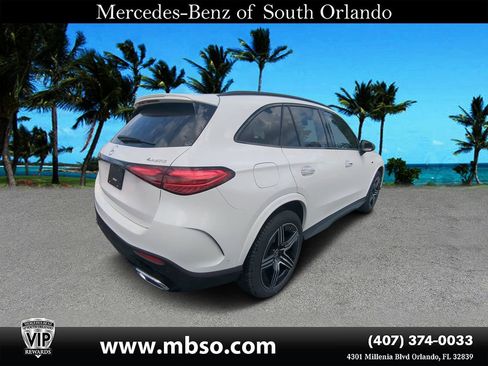 Used 2025 Mercedes-Benz GLC 350e 4MATIC image 17