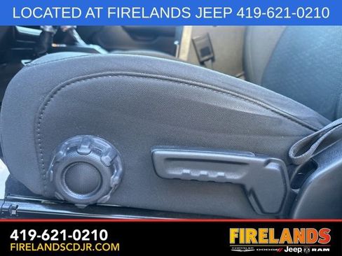 Used 2023 Jeep Gladiator Willys image 17