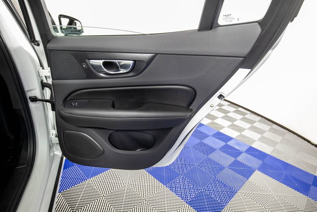 Used 2025 Volvo S60 B5 Core FWD image 16
