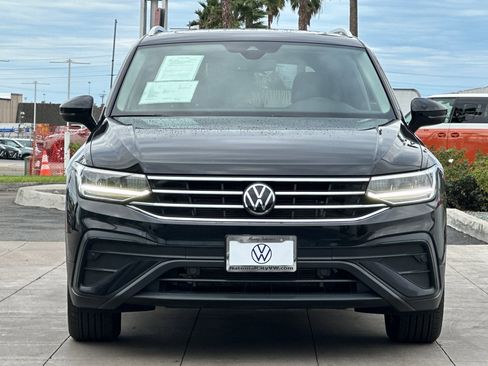 Used 2022 Volkswagen Tiguan SE w/ Panoramic Sunroof Package image 10