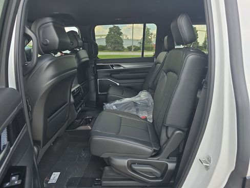 New 2026 Jeep Grand Wagoneer 4WD image 8
