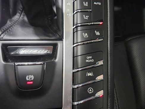 Used 2017 Porsche Macan S AWD/4WD image 34