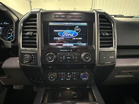 Used 2015 Ford F150 XLT w/ Equipment Group 302A Luxury AWD/4WD image 33