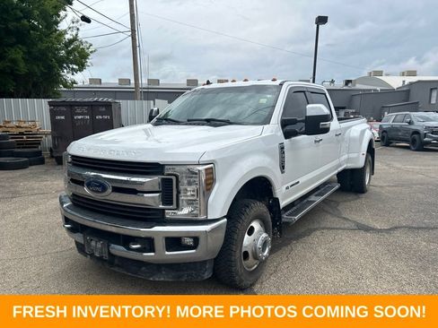 Used 2019 Ford F350 XLT w/ XLT Premium Package AWD/4WD image 7