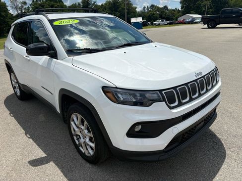 Used 2022 Jeep Compass Latitude w/ Sun and Sound Group AWD/4WD image 1