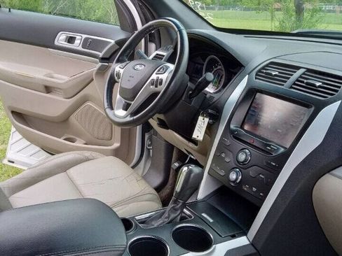 Used 2014 Ford Explorer XLT w/ Equipment Group 202A image 14