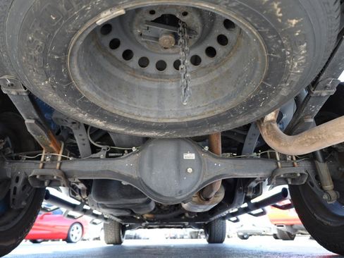 Used 2015 Toyota Tundra SR5 w/ SR5 Upgrade Package image 17