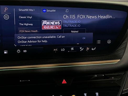 Used 2025 Buick Envision Sport Touring AWD/4WD image 18