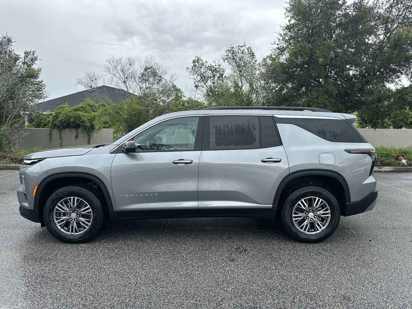 New 2026 Chevrolet Traverse LT w/ LPO, Floor Liner Package FWD image 3