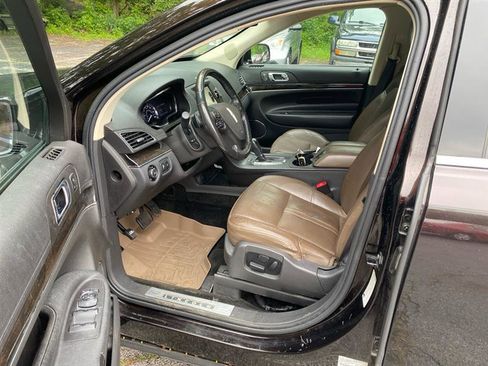 Used 2013 Lincoln MKT AWD image 9