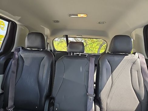 Used 2024 Kia Carnival SX FWD image 25